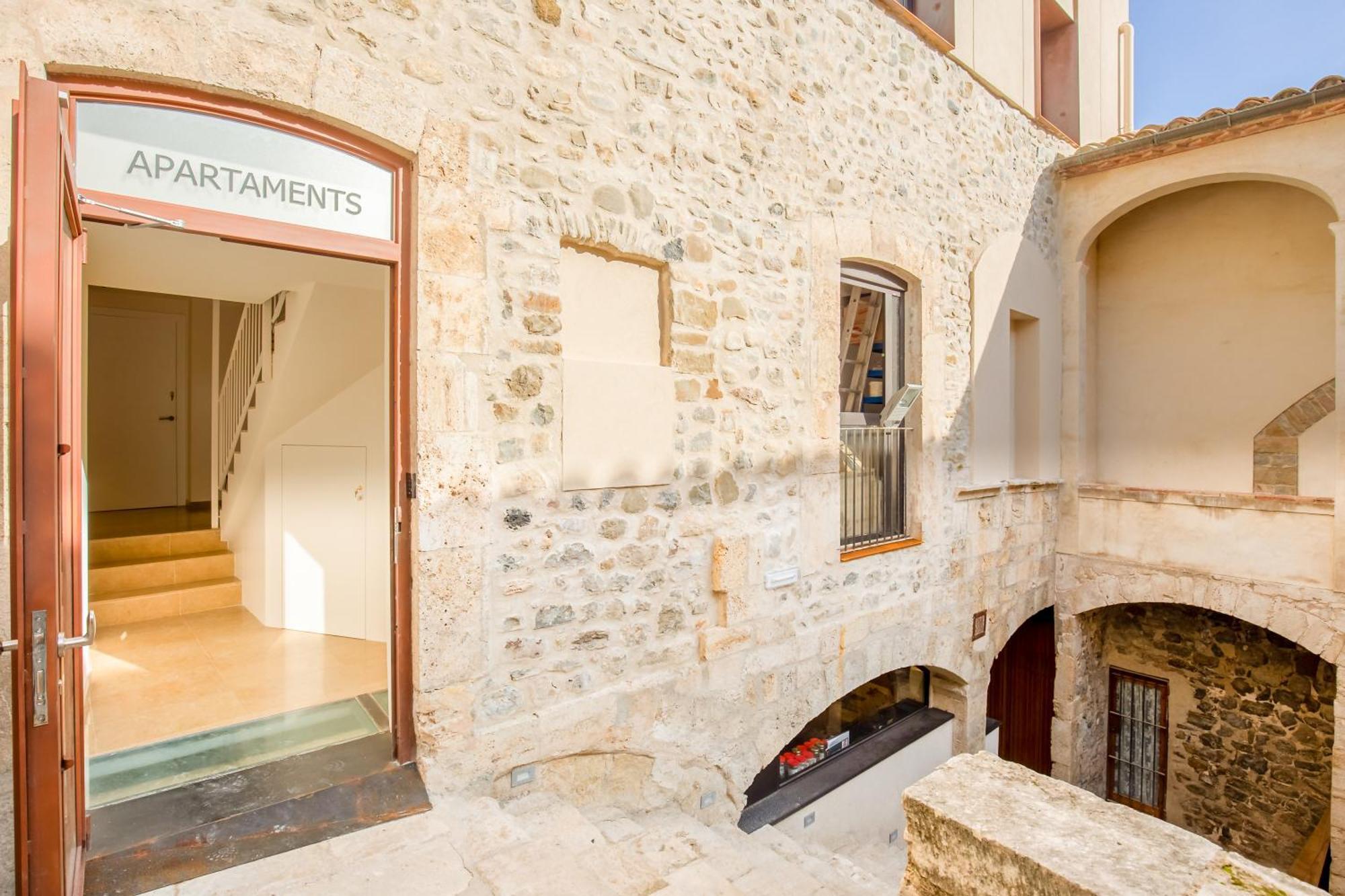Can Cintet 3 Apartamento Con Terraza En Besalú Eksteriør billede
